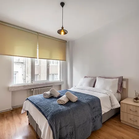 Spacious 2 Bedroom In Nisantasi Διαμέρισμα