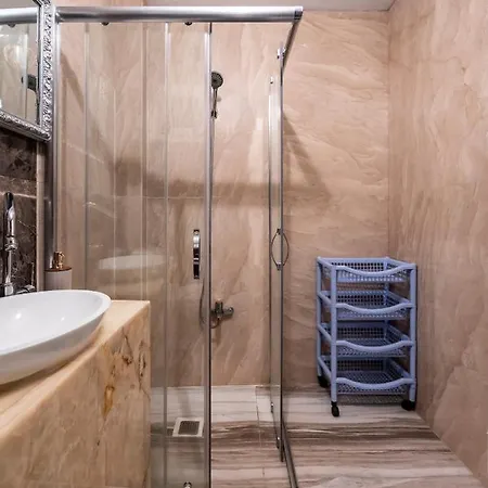 Spacious 2 Bedroom In Nisantasi